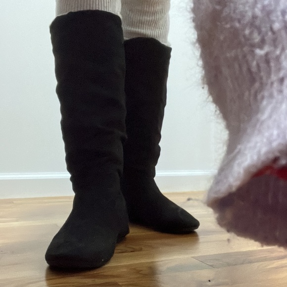 (Used) Good condition faux suede floppy black boots Mid length Size 6 - Picture 2 of 6